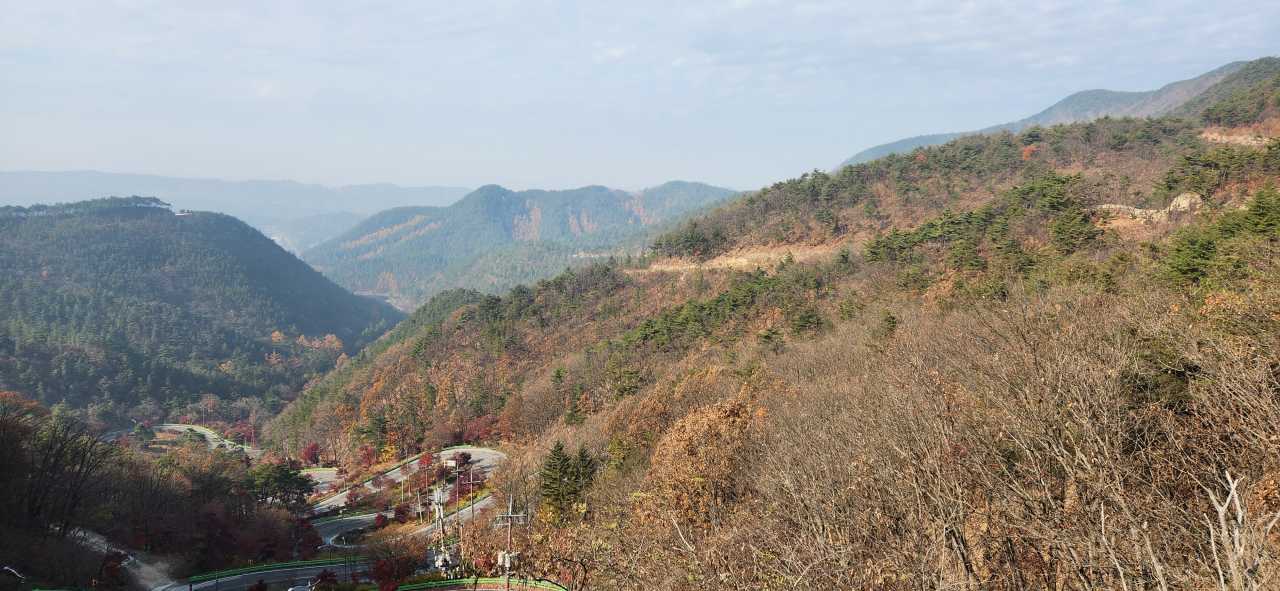 전망대에서 바라 본 말티재 코스 / 직접촬영