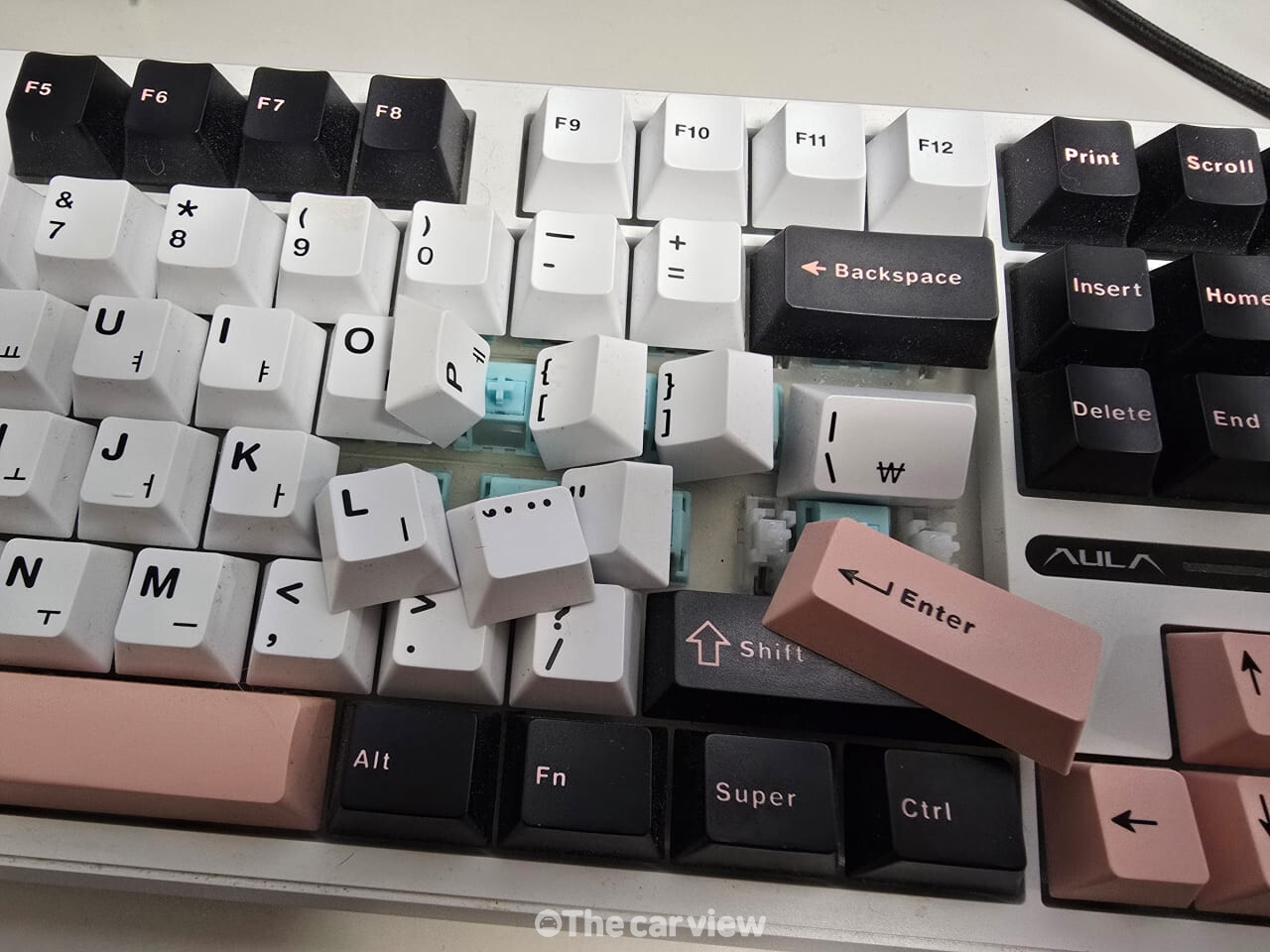 키보드 세균 청소 / 사진=더카뷰