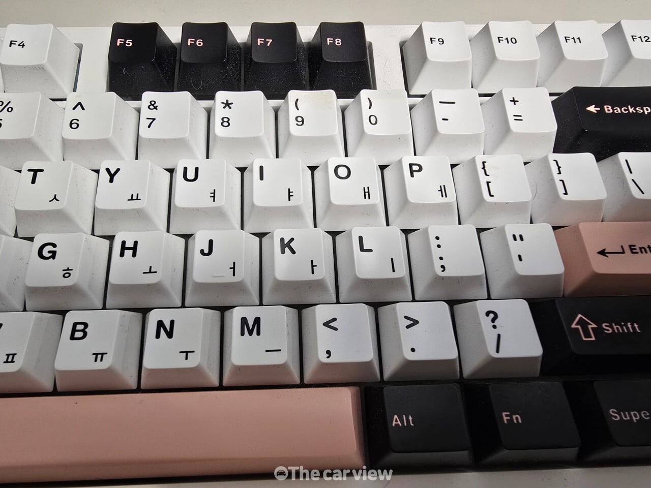 키보드 세균 청소 / 사진=더카뷰