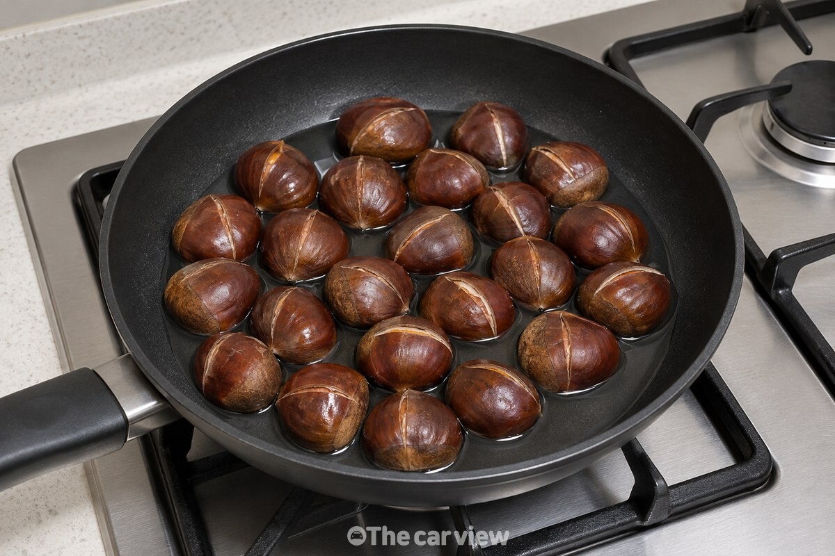 물과 함께 한 켜로 펼쳐 담은 칼집 낸 밤 / 기사 이해를 돕기 위한 생성형 이미지
