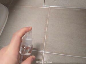"칙칙 뿌리고 5분만 기다려보세요" 화장실 분홍 물때 청소할 때 뿌리고 닦았더니 싹 사라집니다